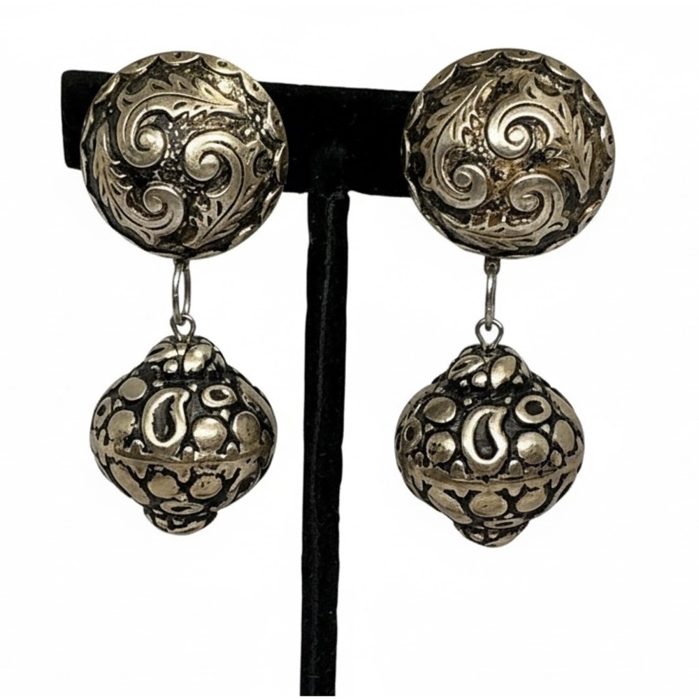 Vintage Brass Repoussé Dangle Clip Earrings Baroque Scroll Dome Ball Drop - Picture 3 of 9